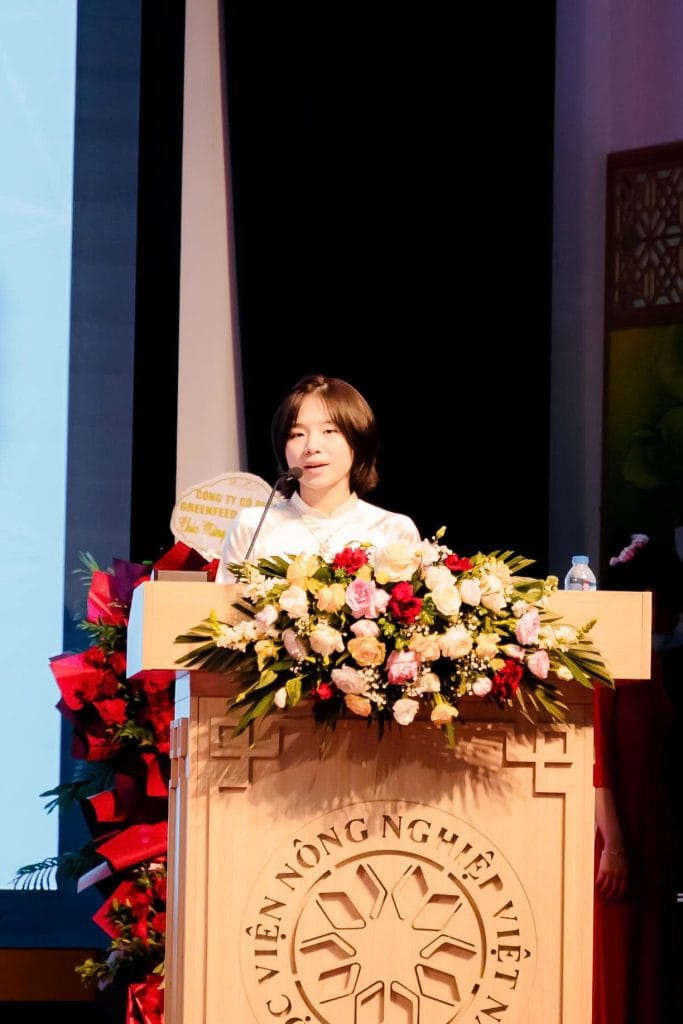 Đại diện Sinh viên phát biểu