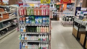Các sản phẩm thú cưng được bán tại siêu thị Kohnan